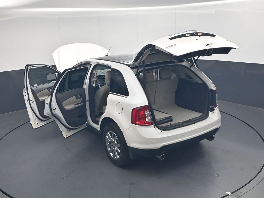 Used 2011 White Ford Limited image 48
