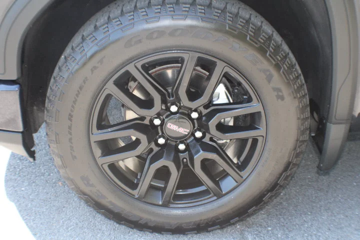Certified Used 2023 Titanium Rush Metallic GMC Elevation image 5