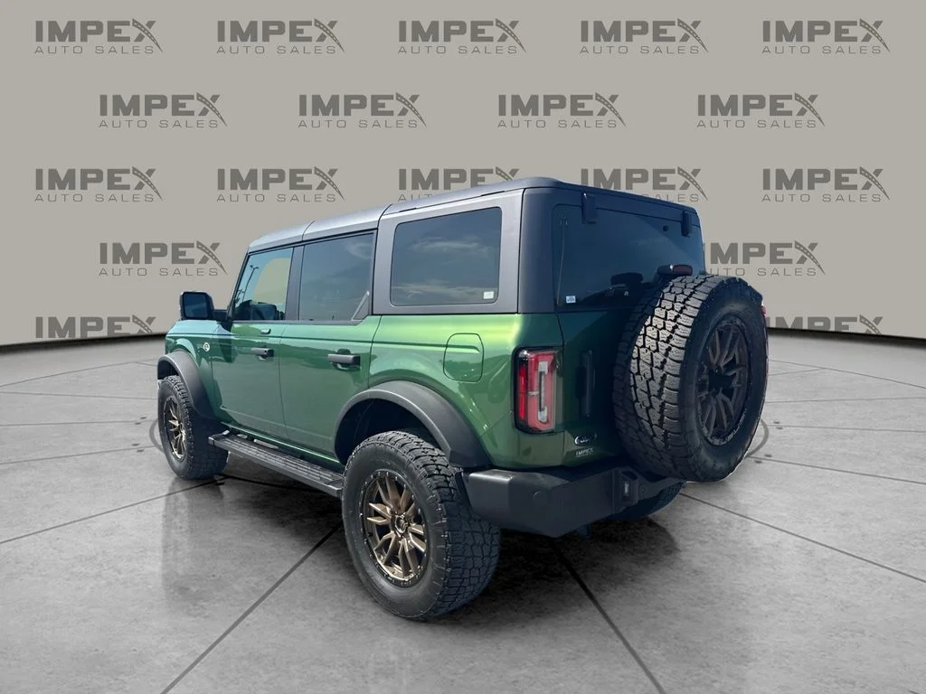 Used 2022 Green Ford Wildtrak image 3