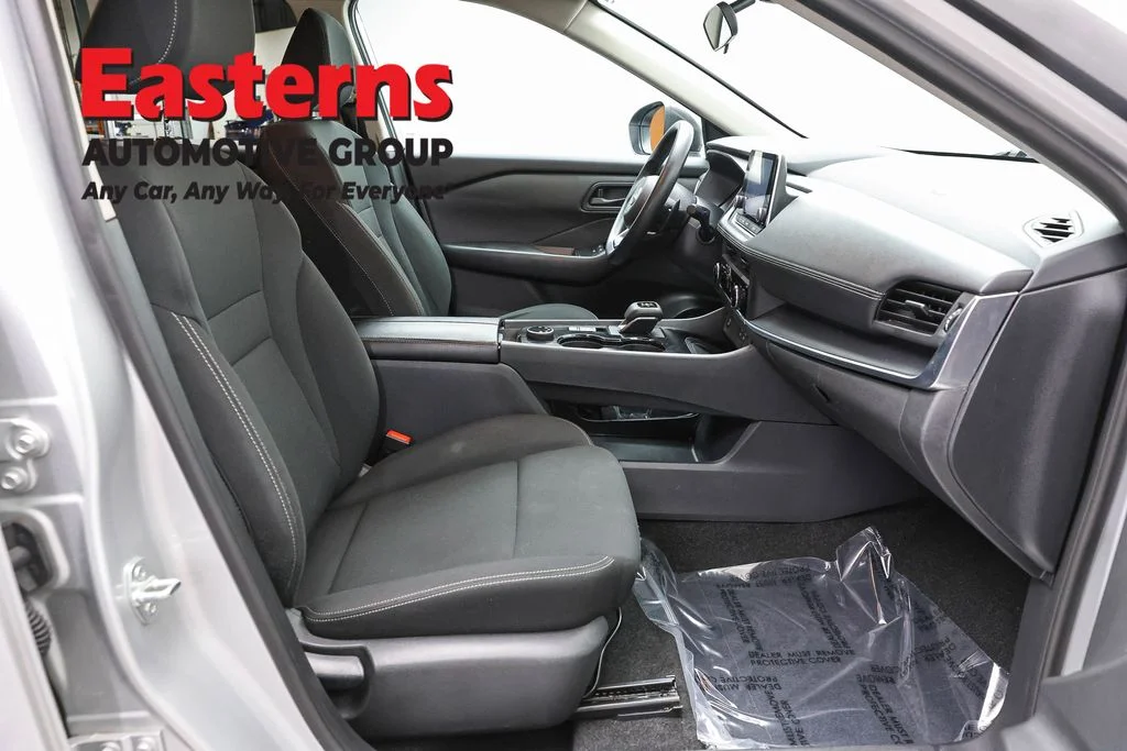 Used 2024 Silver Nissan S image 25
