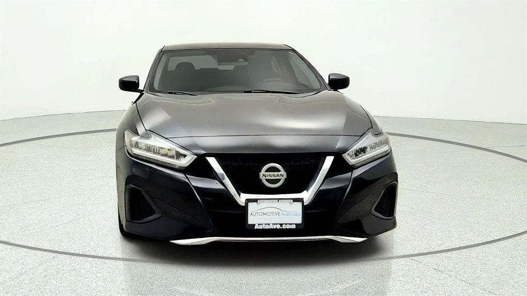 Used 2020 Super Black Nissan S 3.5L image 2