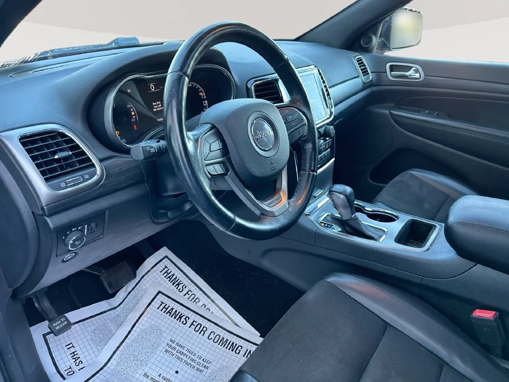Used 2021 Gray Jeep Laredo X image 13