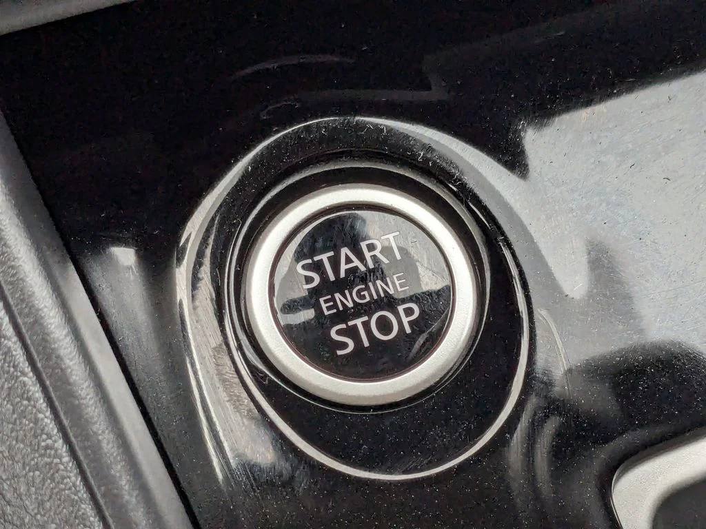 2025 Nissan Versa Sedan SV - Photo 30