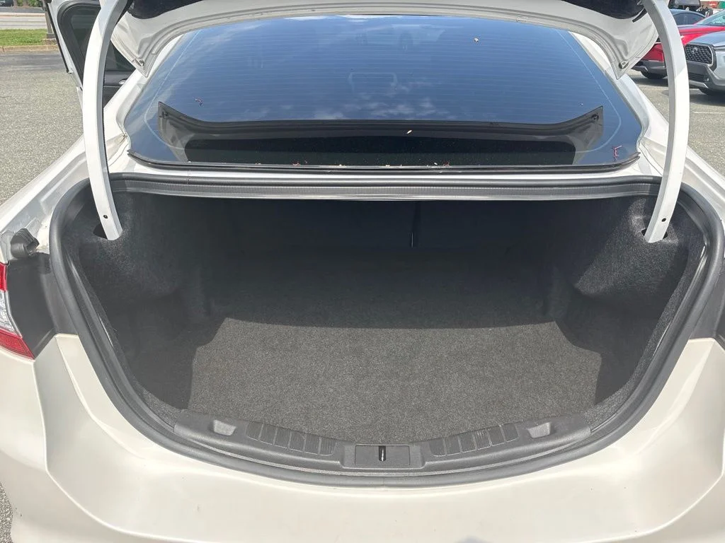 Used 2016 White Ford SE image 27