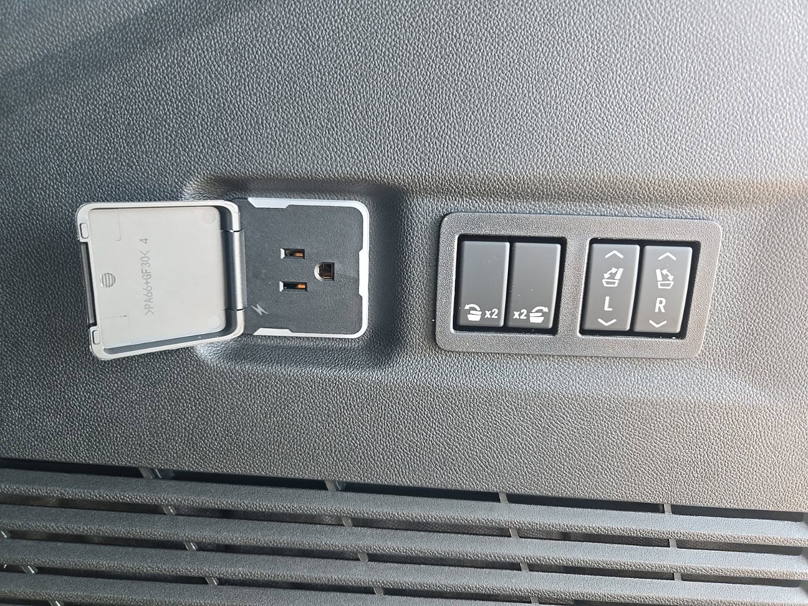 2026 GMC Yukon XL Denali - Photo 15