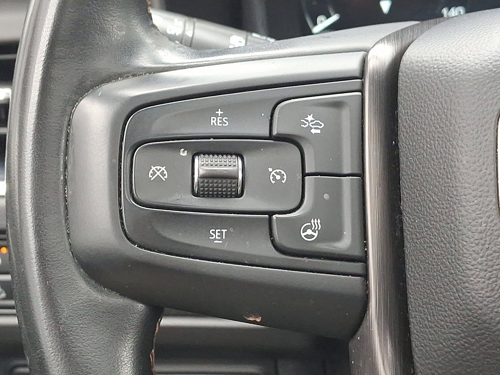 2023 GMC Yukon AT4 - Photo 25