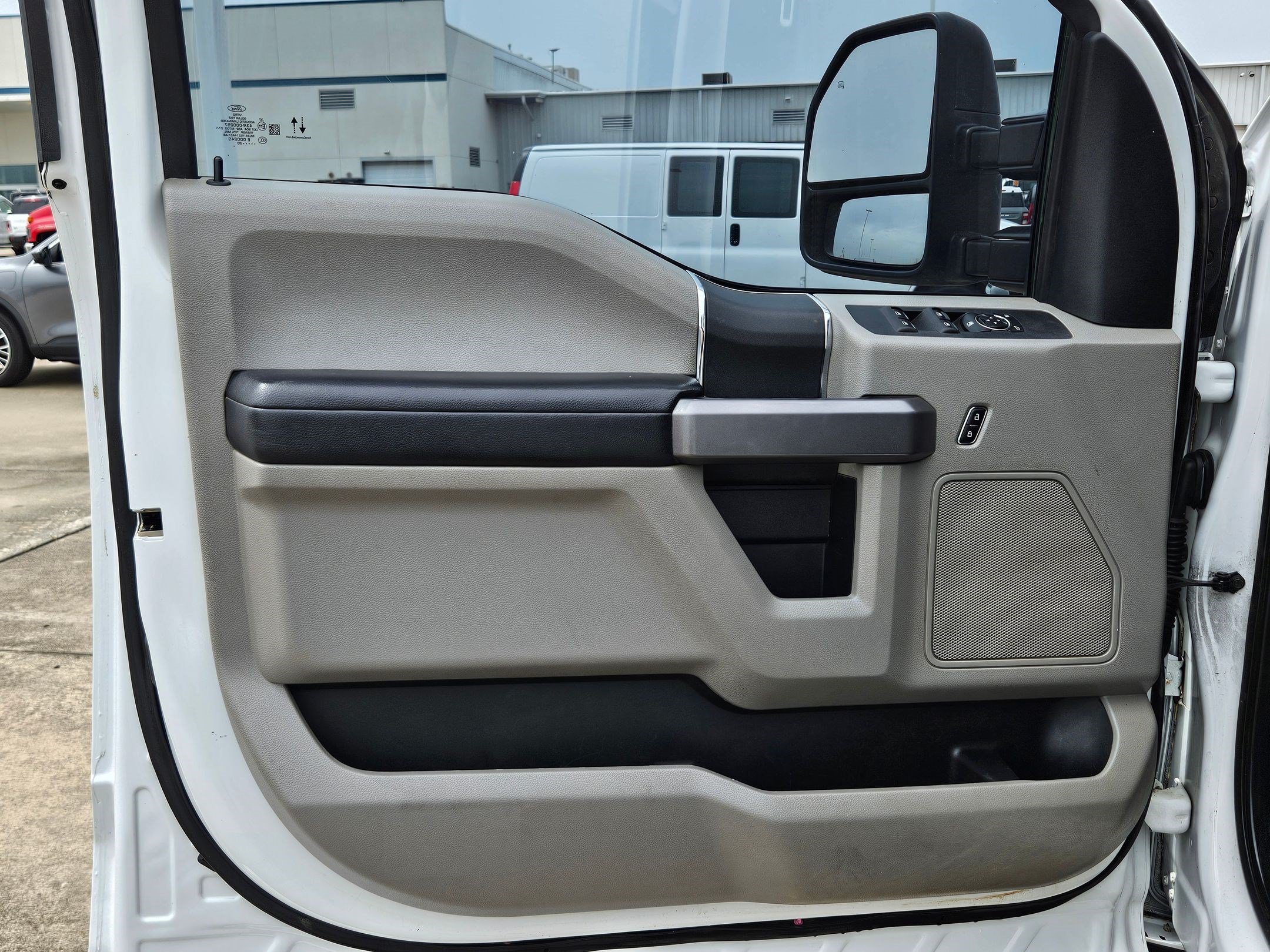 Used 2020 Oxford White Ford XLT image 11