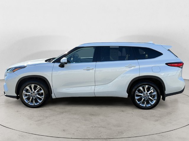 Used 2021 Blizzard Pearl Toyota Limited image 8