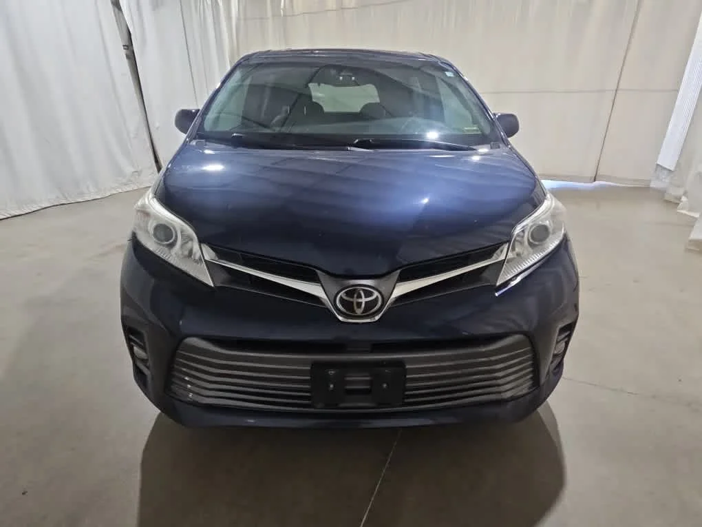 Used 2019 Parisian Night Pearl Toyota XLE Premium image 7