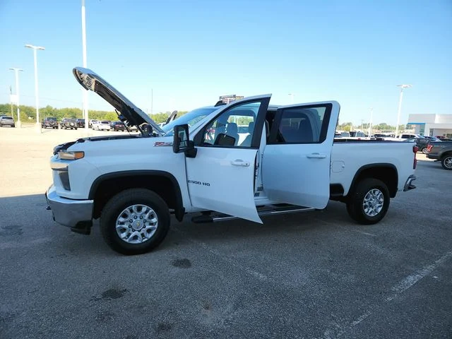 Used 2023 White Chevrolet LT image 12