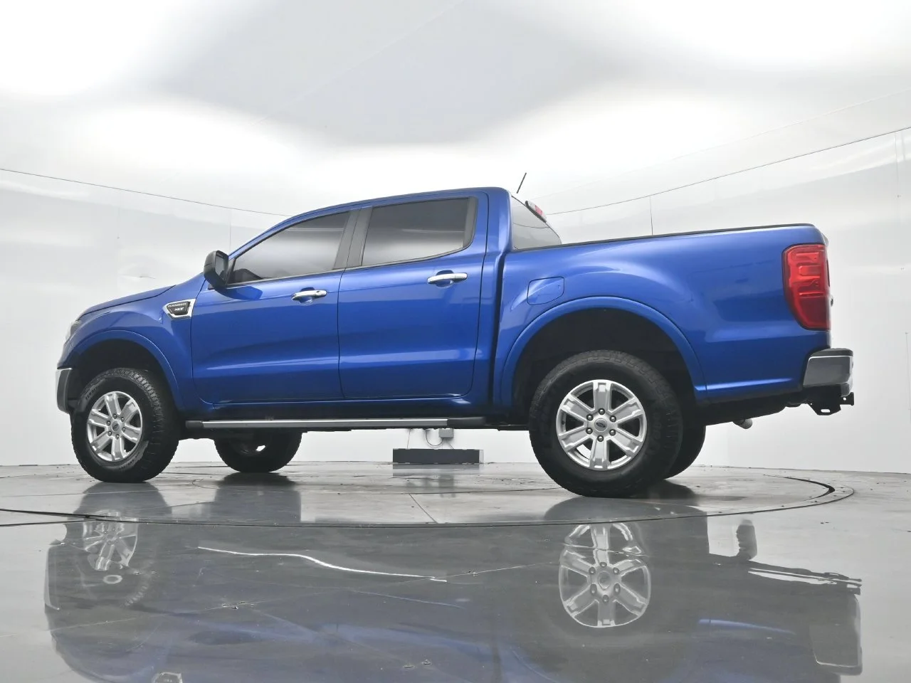 Used 2019 Lightning Blue Metallic Ford XLT image 52
