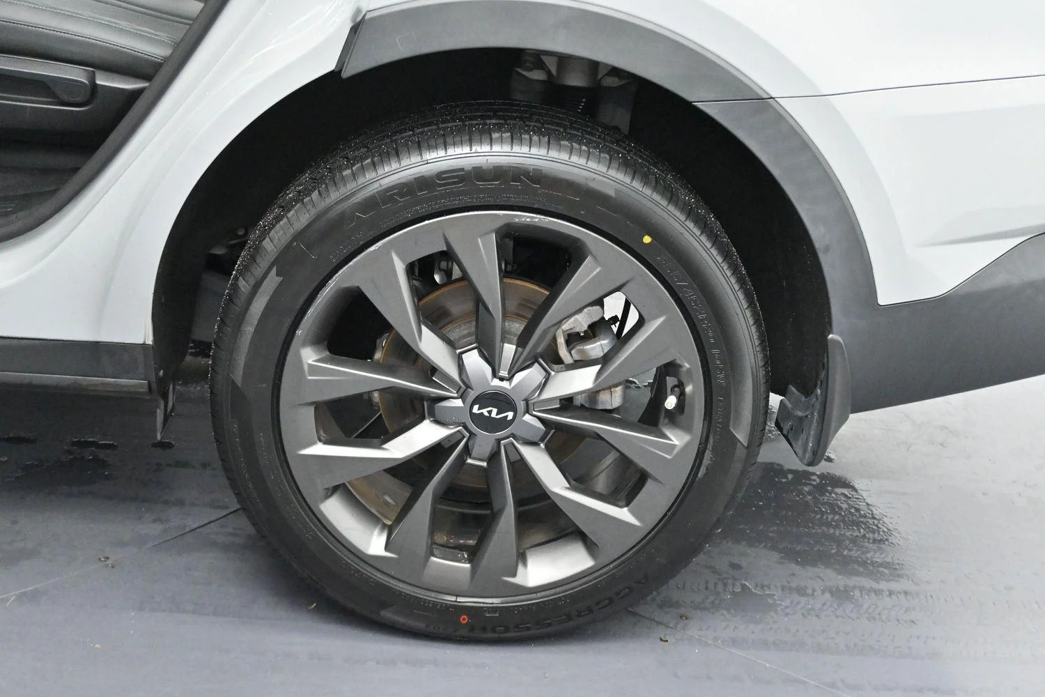 Used 2023 Wolf Gray Kia X-Line SX Prestige image 43