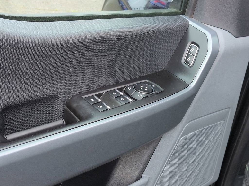 Used 2023 Blue Metallic Ford XLT image 9