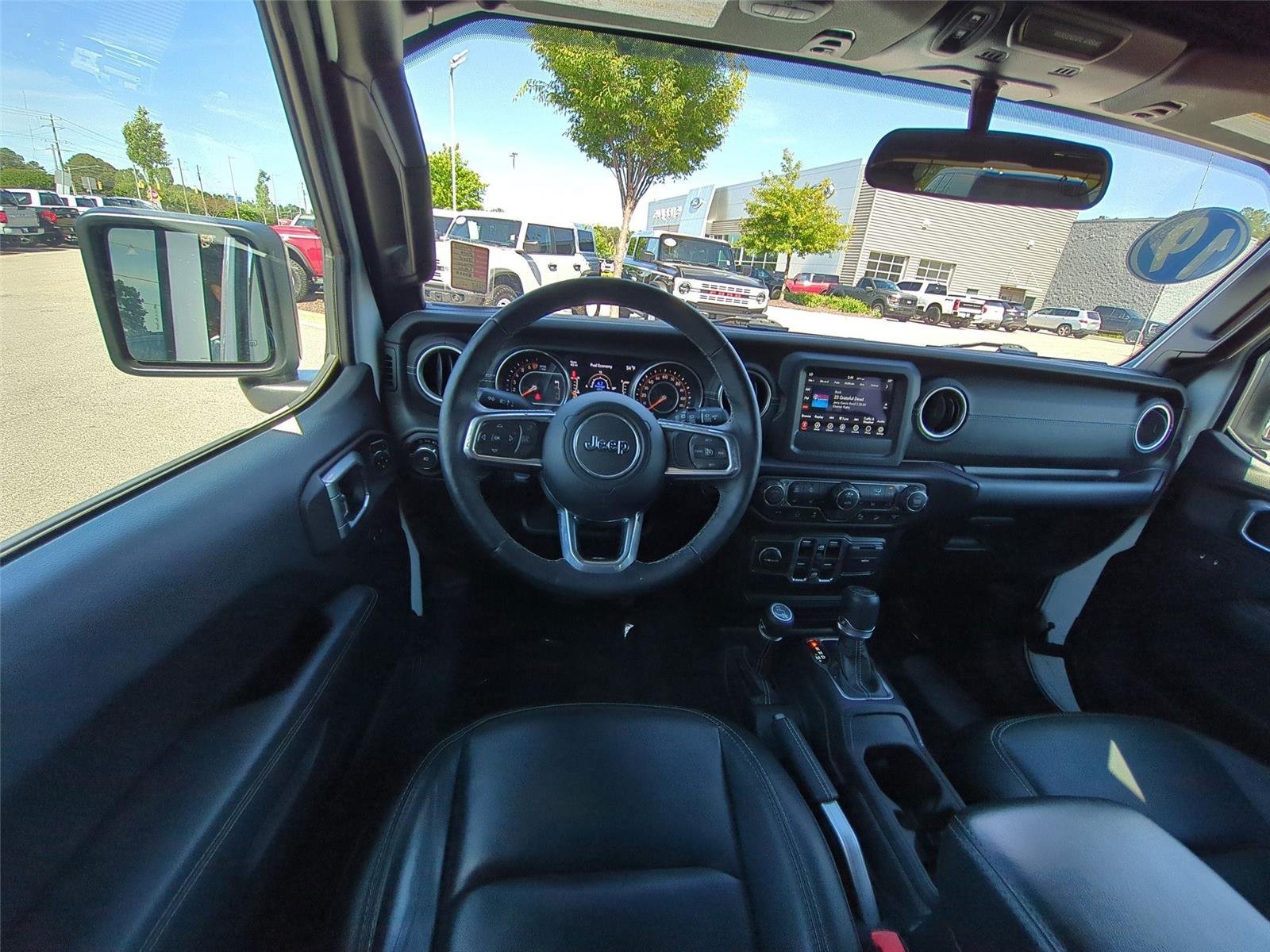 Used 2019 Bright White Clearcoat Jeep Sahara image 32