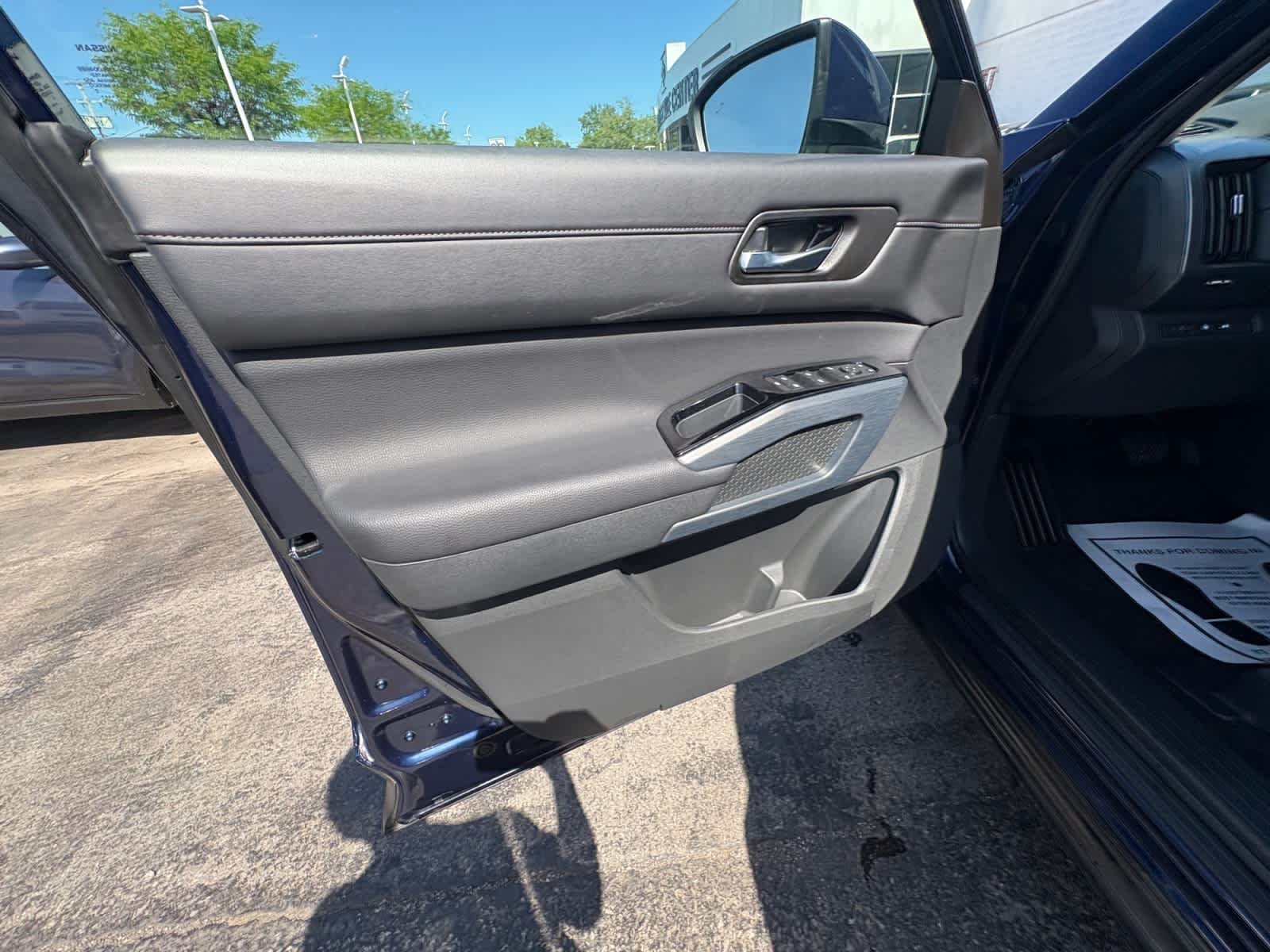 Used 2025 Deep Ocean Blue Pearl Nissan SL image 13