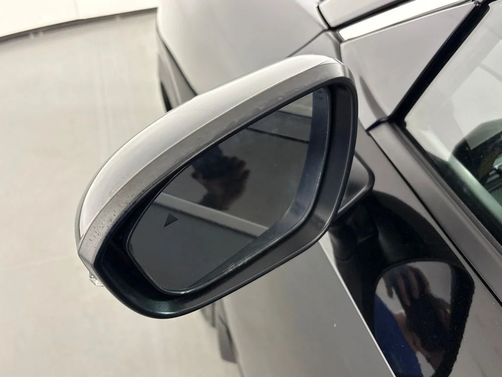 Used 2025 Black Nissan SR image 13