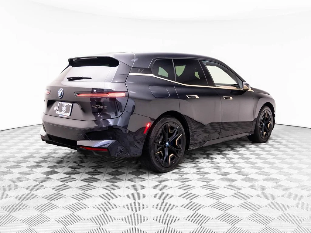 Used 2023 Black BMW M60 image 5