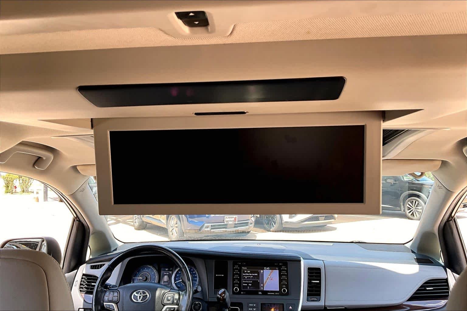 Used 2018 Blizzard Pearl Toyota Limited image 32