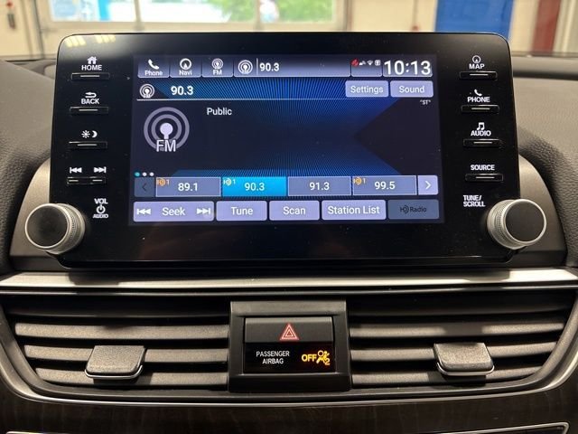 Used 2018 Platinum White Pearl Honda Touring 2.0T image 28