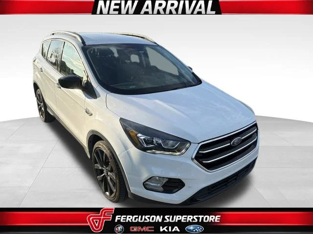 Used 2018 White Ford SE image 1