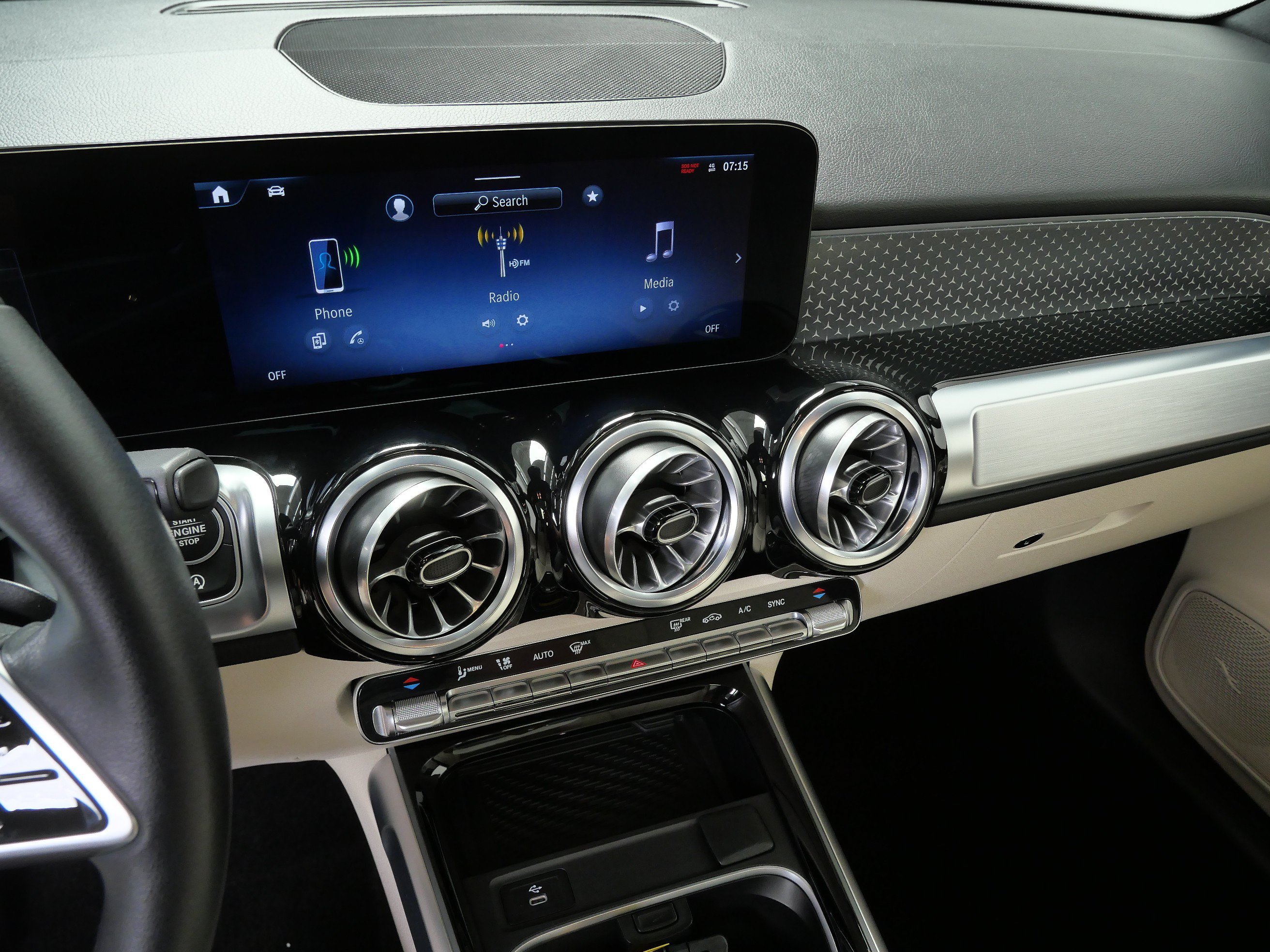 Used 2026 Cirrus Silver Metallic Mercedes-Benz GLB 250 image 19