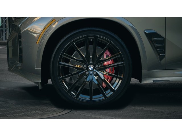 New 2026 Dravit Grey Metallic BMW M60i image 7