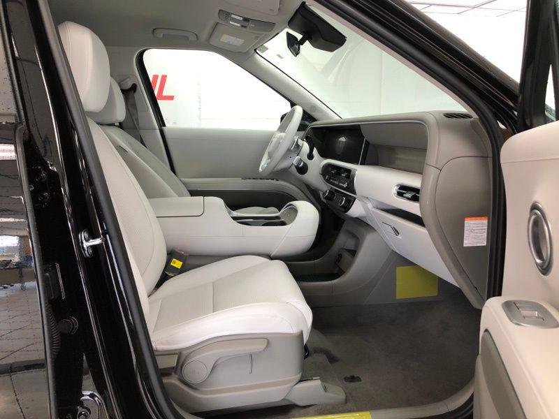 New 2026 Black Hyundai SEL 7P image 13