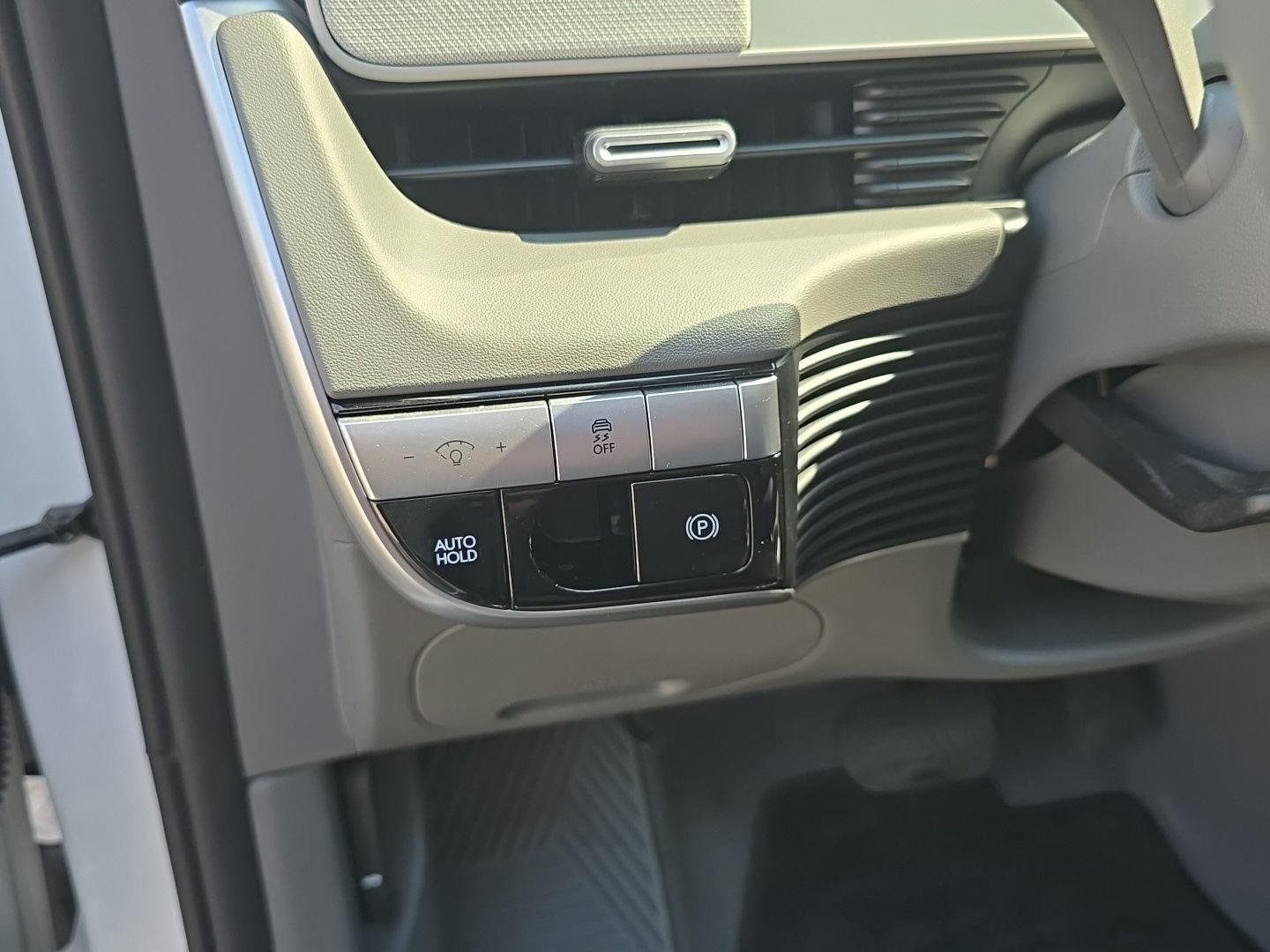 Used 2024 Atlas White Hyundai SE image 12
