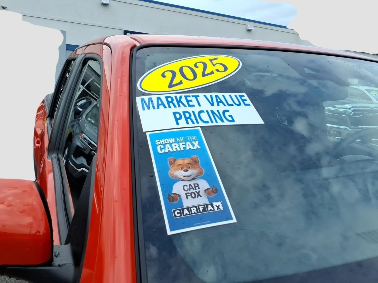 Used 2025 Afterburn Orange Ecg Nissan PRO-4X image 9