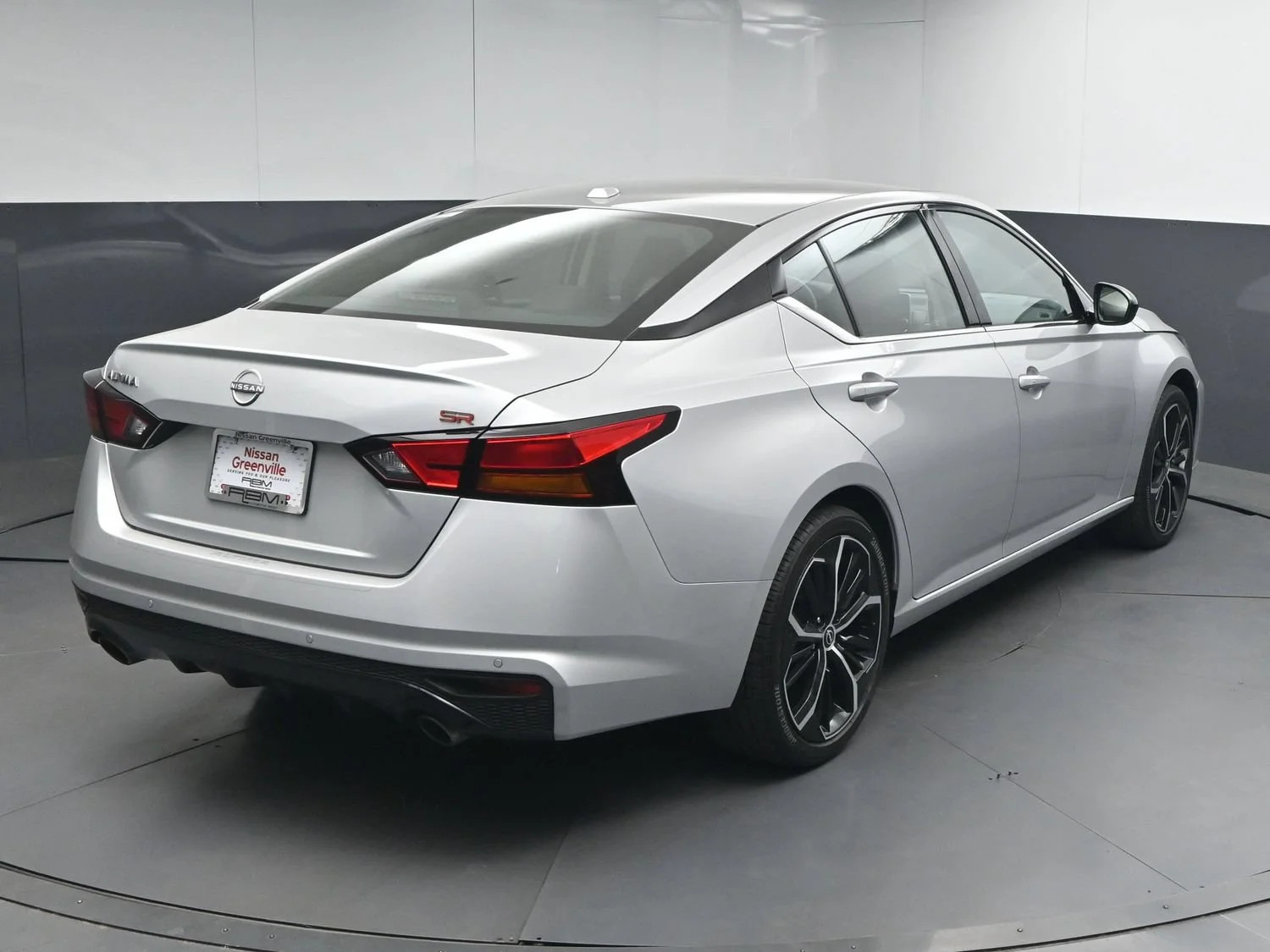 Certified Used 2025 Brilliant Silver Metallic Nissan SR image 7