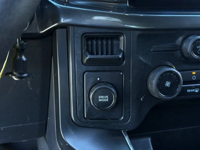 Used 2024 Silver Ford XLT image 27