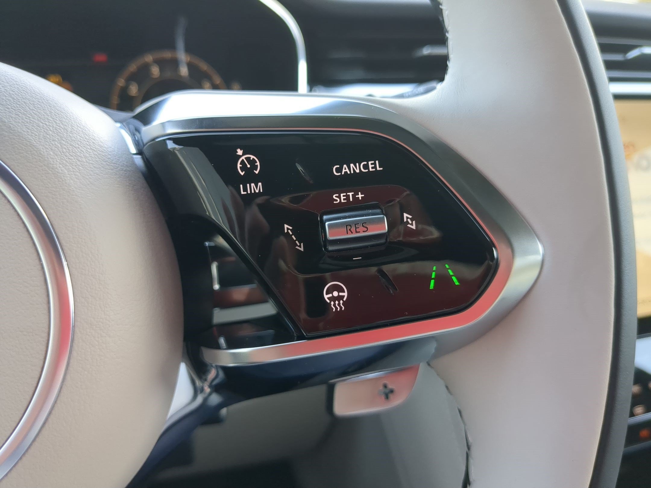 2026 Jaguar F-Pace R-Dynamic S - Photo 16