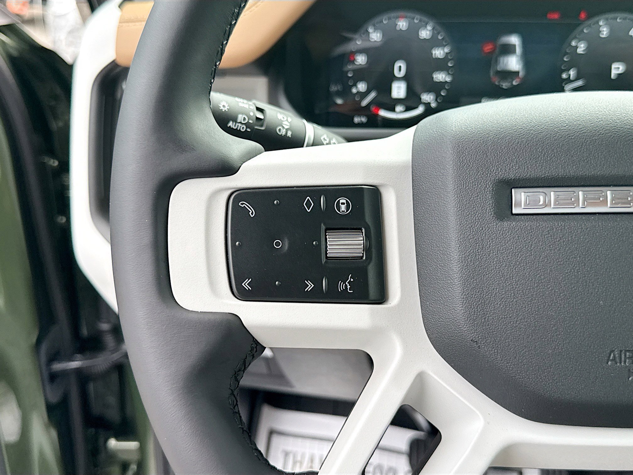 New 2026 Woolstone Green LAND ROVER X-Dynamic SE image 36