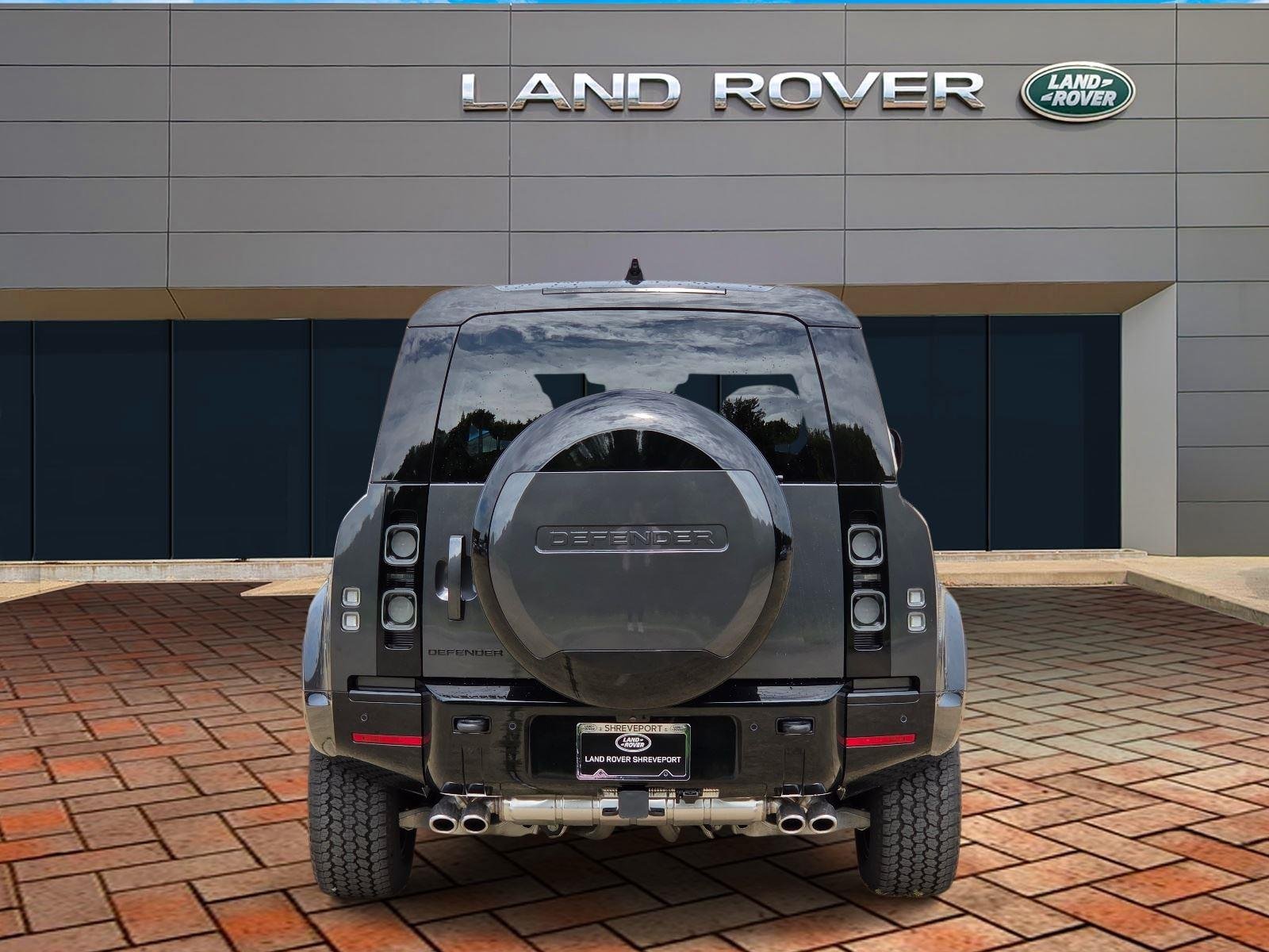 Used 2025 Carpathian Grey Premium Metallic Land Rover V8 image 5