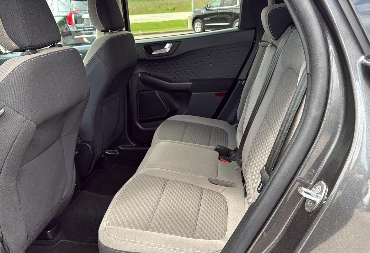 Used 2020 Magnetic Ford SE image 11
