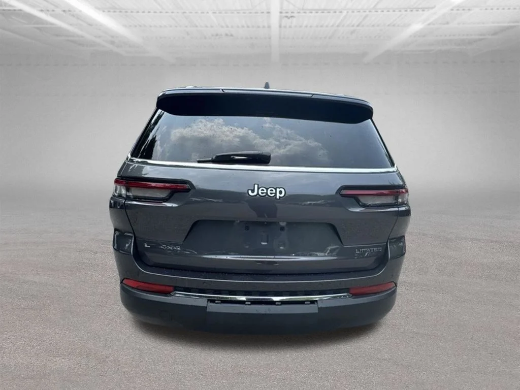 Used 2021 Gray Jeep Limited image 4