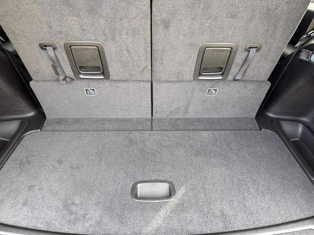 New 2026 Baltic Gray Metallic Clear-Coat Exterior Paint Jeep Altitude image 10