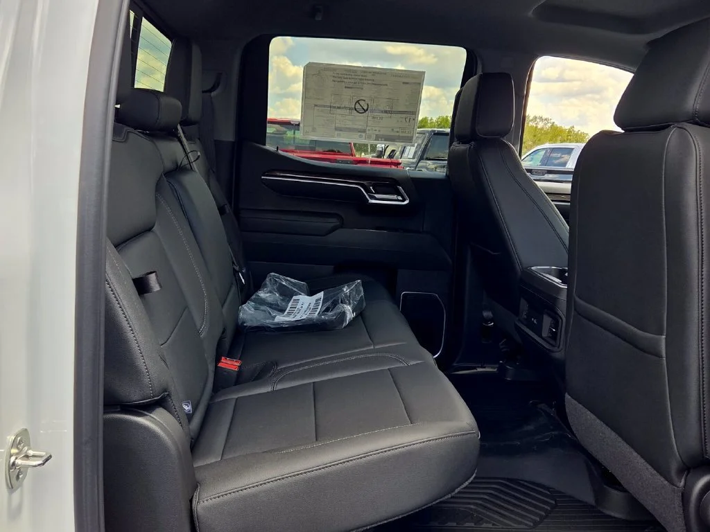 New 2026 Summit White Chevrolet LT image 40