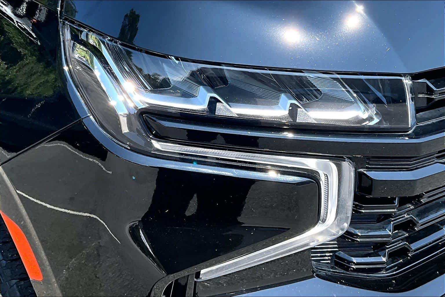 Used 2023 Black Chevrolet Z71 image 28