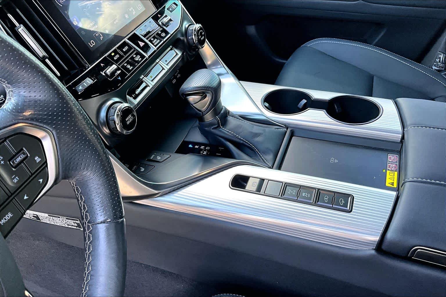 Used 2024 Ultra White Lexus F SPORT image 17
