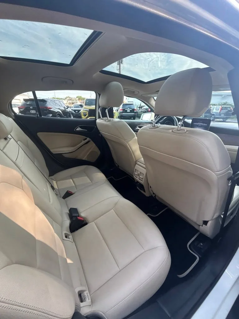 Used 2018  Mercedes-Benz GLA 250 image 21
