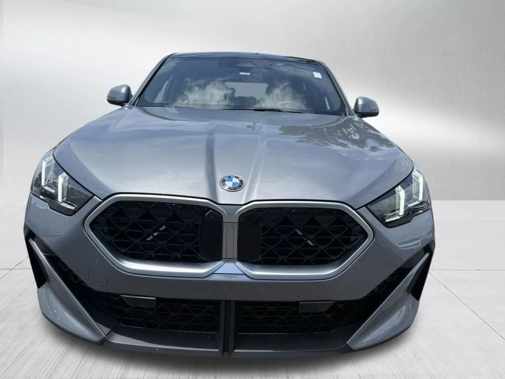 Used 2025 Gray BMW xDrive28i image 2