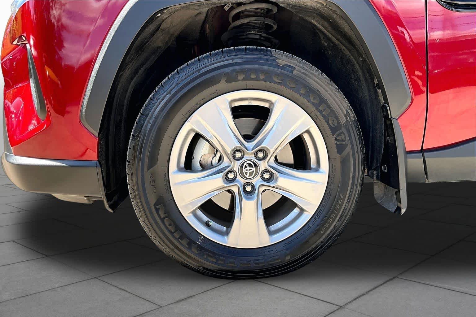Used 2025 Ruby Flare Pearl Toyota XLE image 10