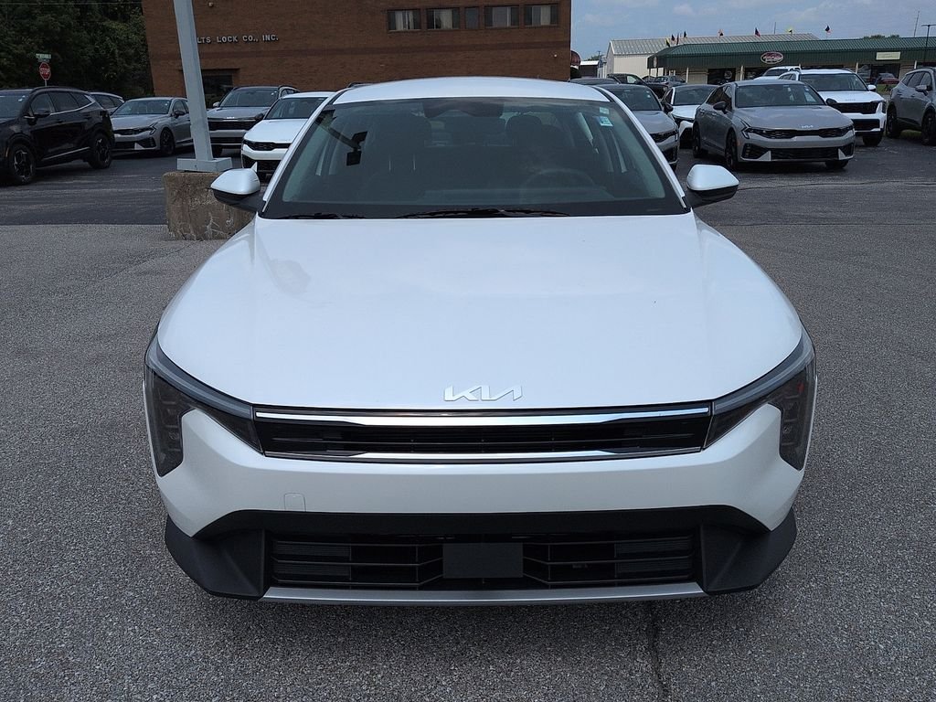 New 2026 Snow White Pearl Kia EX image 3