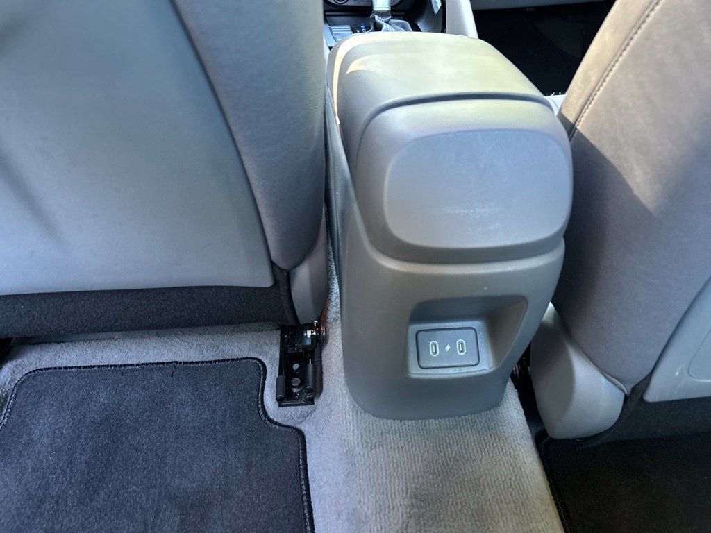 Used 2025 Gray Hyundai SEL Convenience image 28