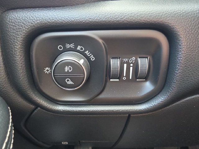 Used 2019 Blue Ram Laramie image 10