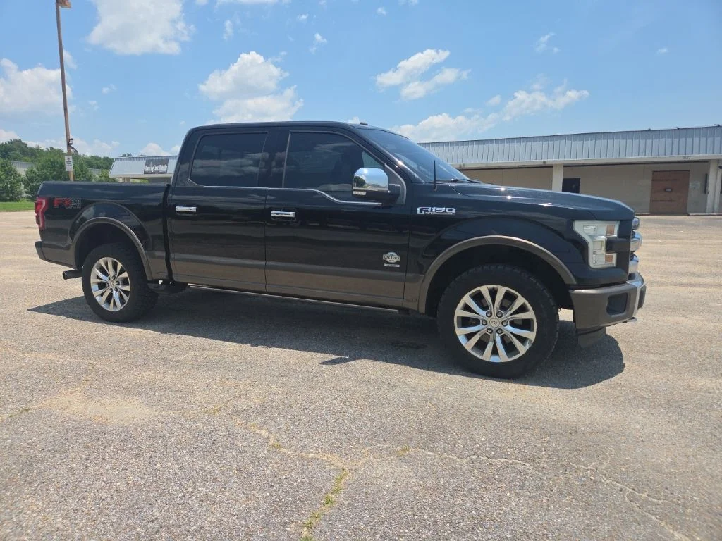 Used 2016 Black Ford King Ranch image 11