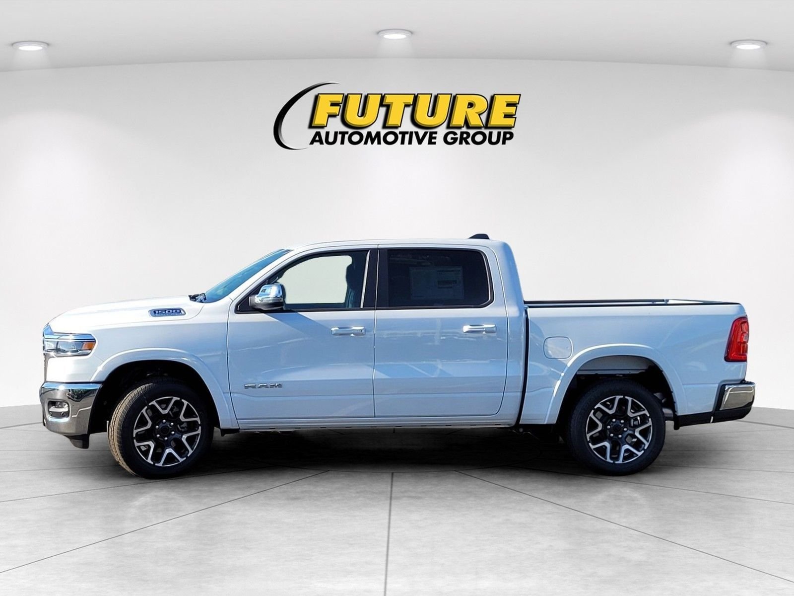 New 2026 Ivory White Tri-Coat Pearl-Coat Exterior Paint RAM Laramie image 7