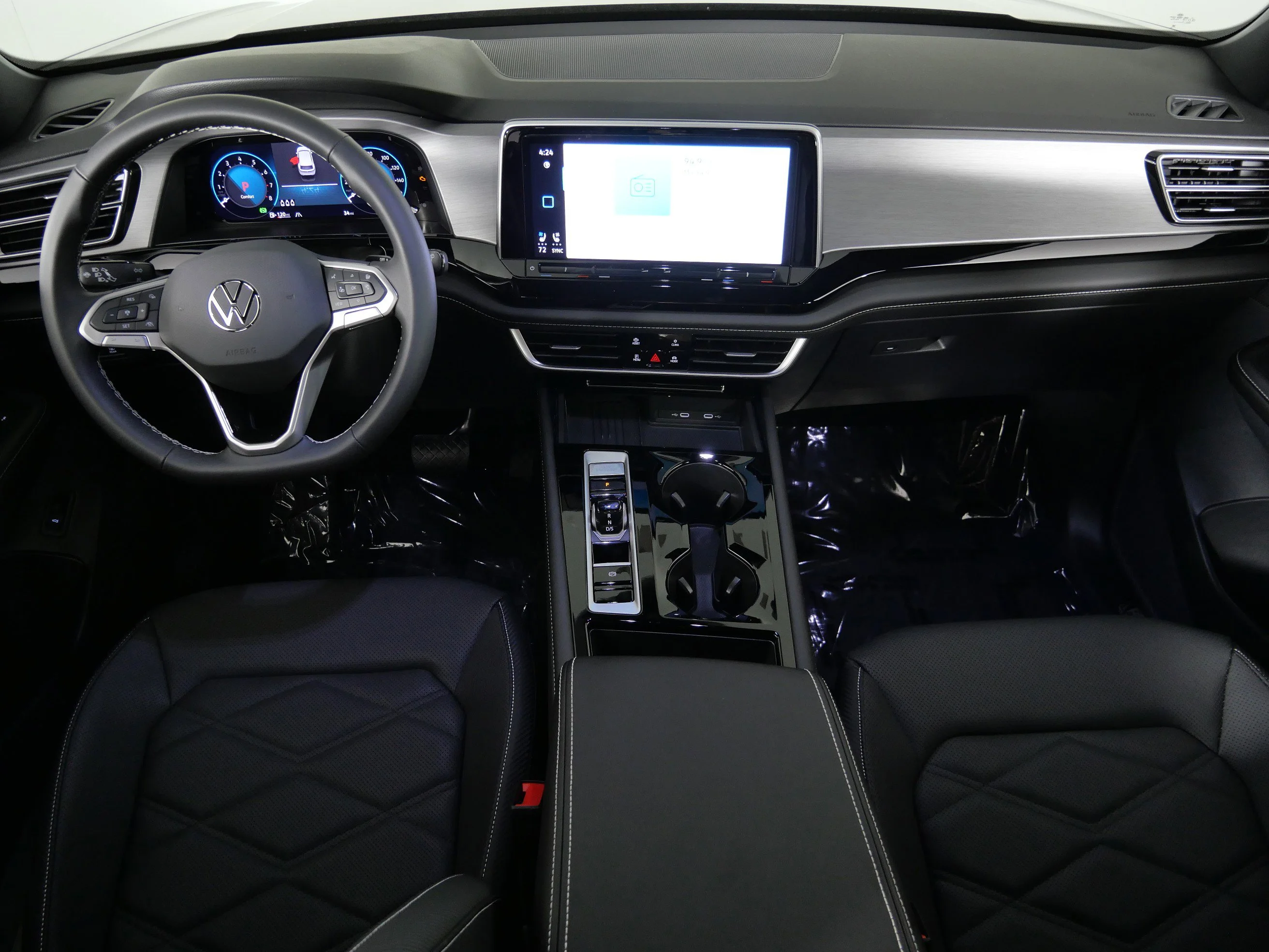 New 2026 Deep Black Pearl Volkswagen 2.0T SE w/Technology image 10