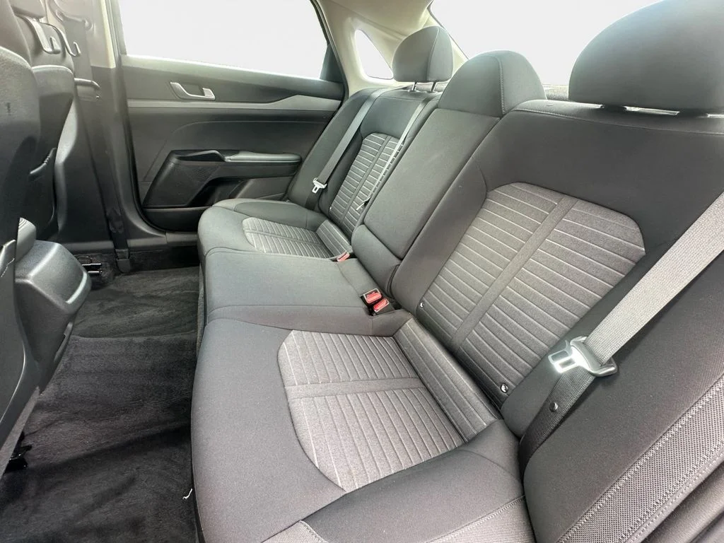 Used 2025 Gray Kia LXS image 9